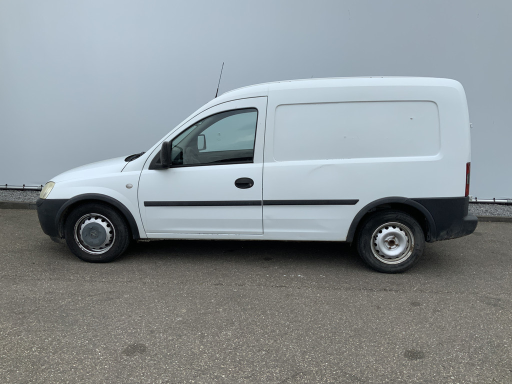 44320789-2.jpg