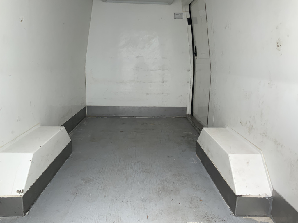 44713762-7.jpg