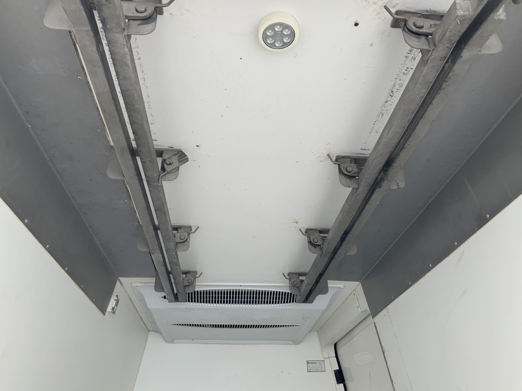 44713762-8.jpg