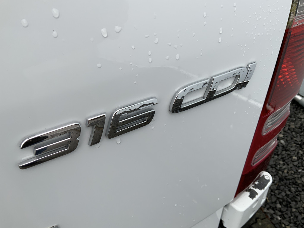 44713856-8.jpg