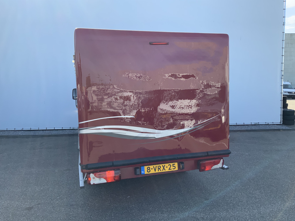 44770626-2.jpg
