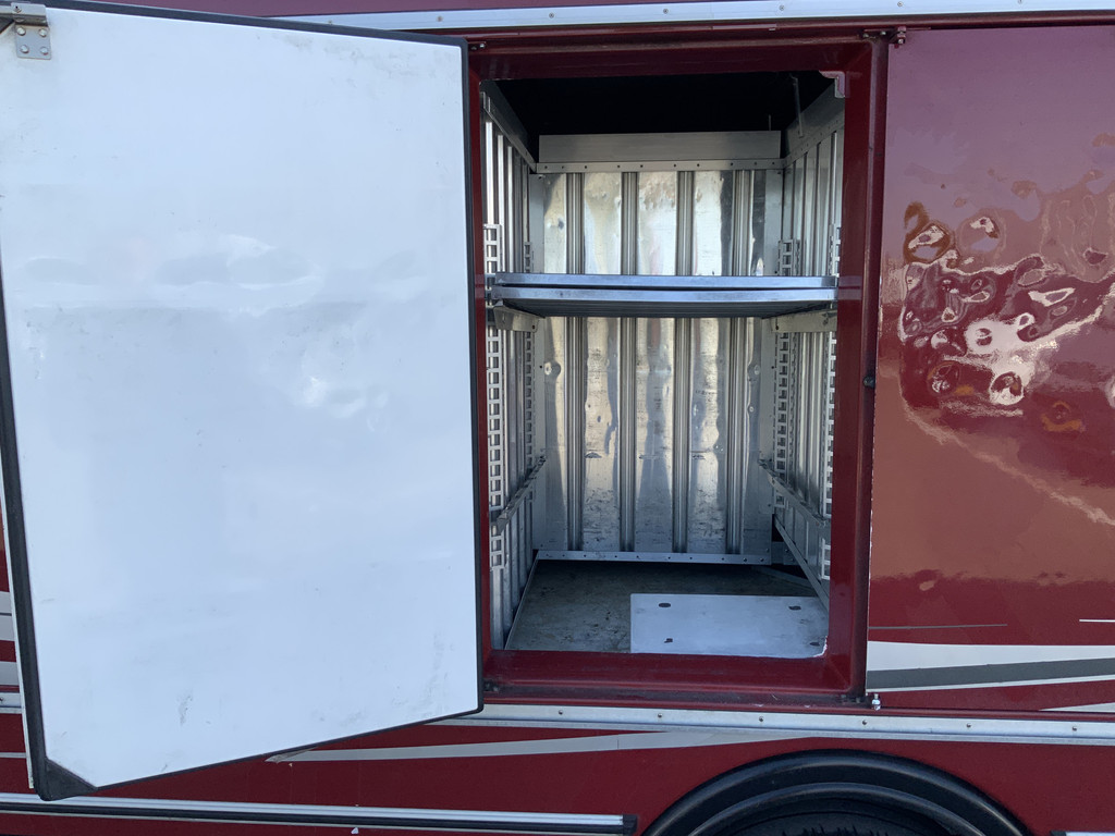 44771084-20.jpg