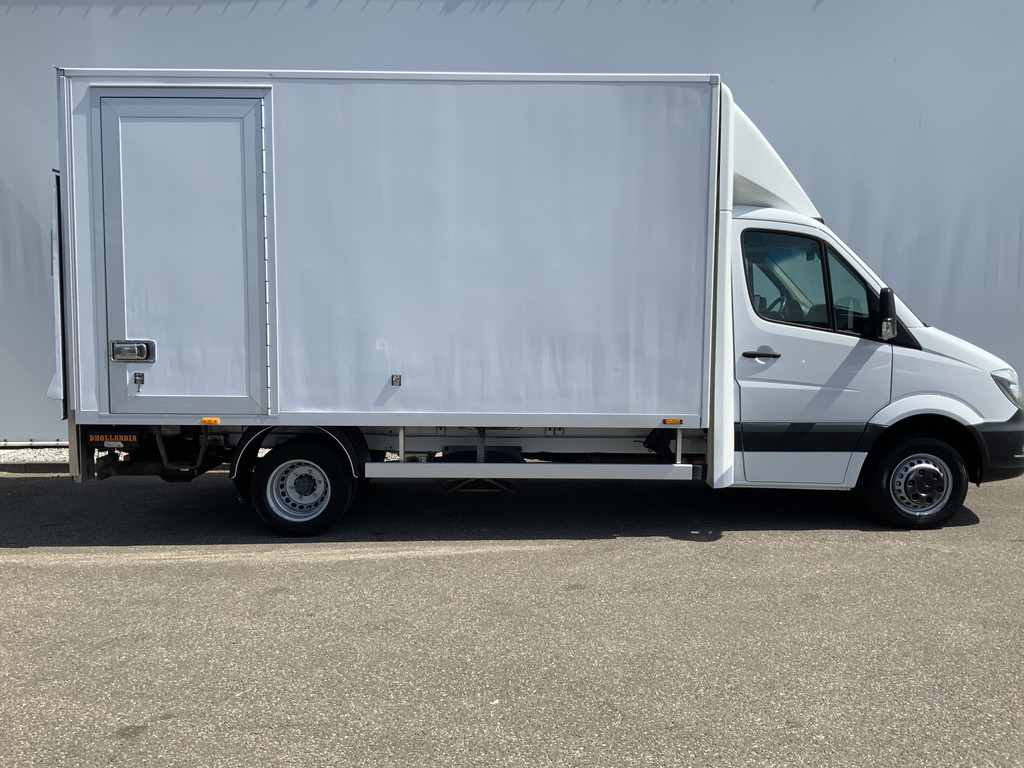 45158853-2.jpg