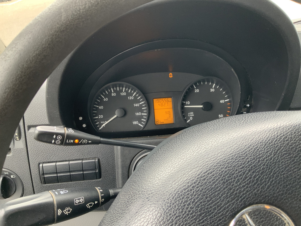 45400968-10.jpg