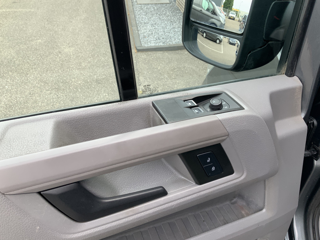 46932590-4.jpg