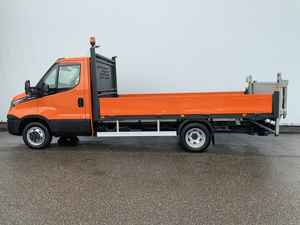 47131630-14.jpg