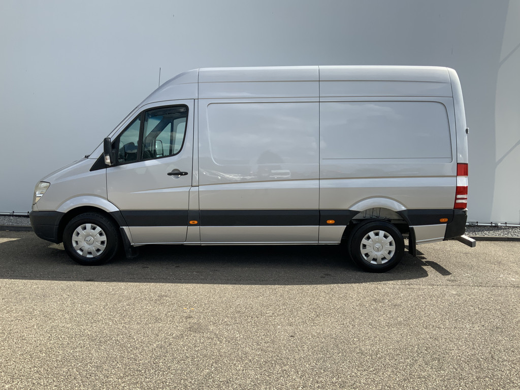 47570540-2.jpg