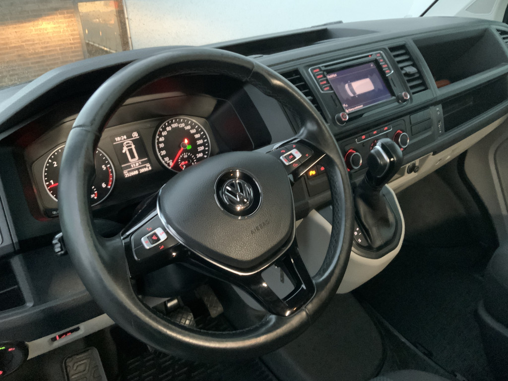 48688003-4.jpg