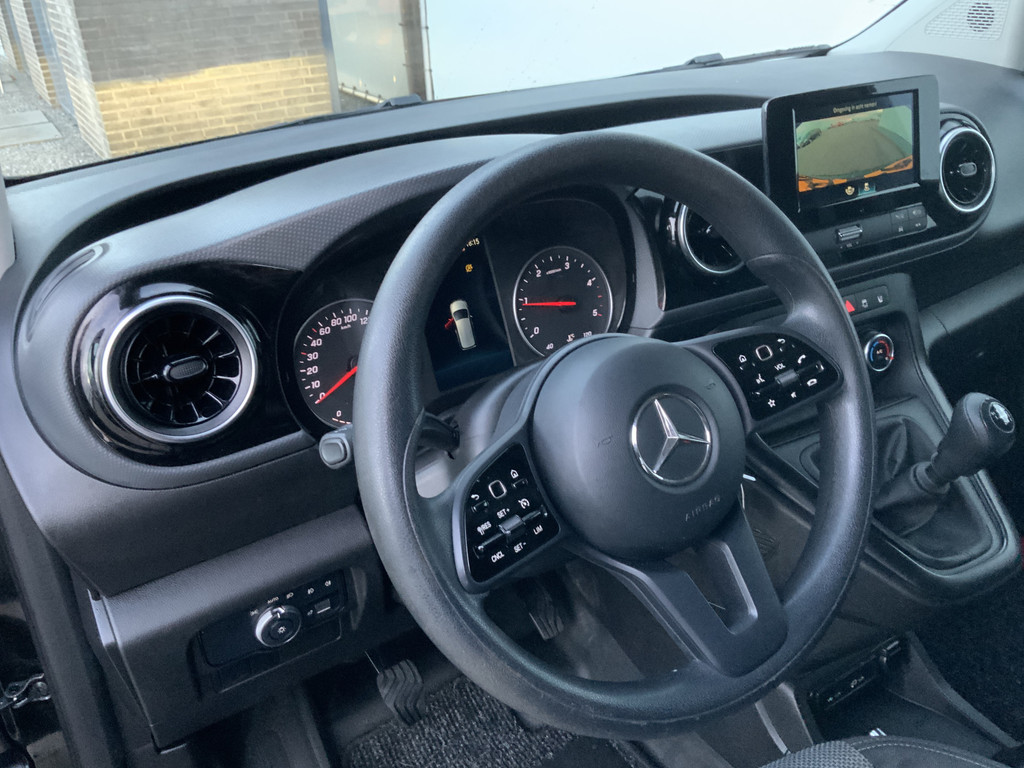48688118-4.jpg