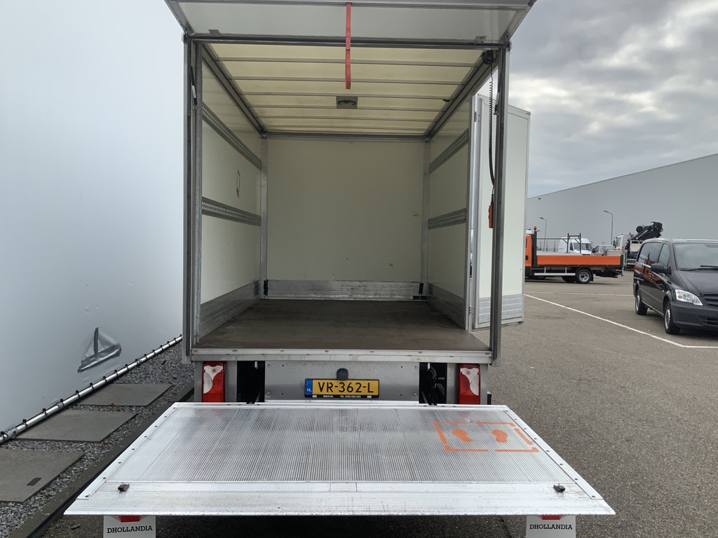 48690852-15.jpg