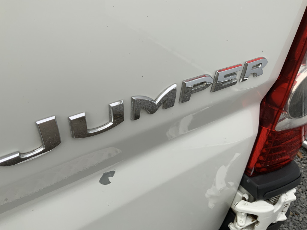 48690923-6.jpg
