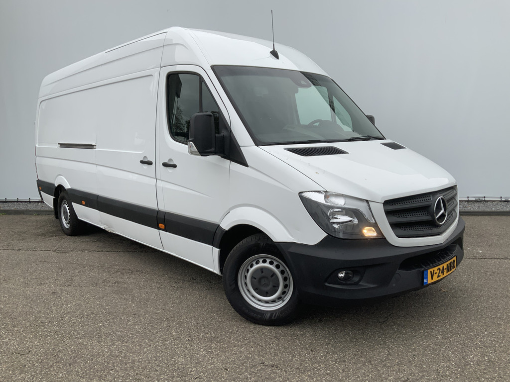 48690949-11.jpg