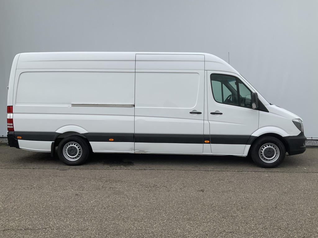 48690949-14.jpg