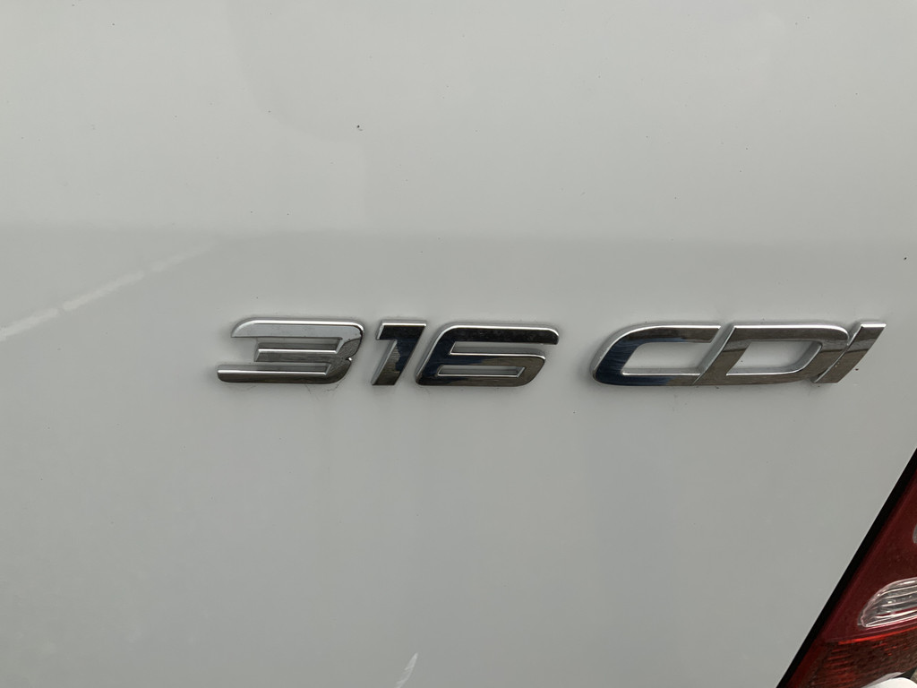 48690949-16.jpg