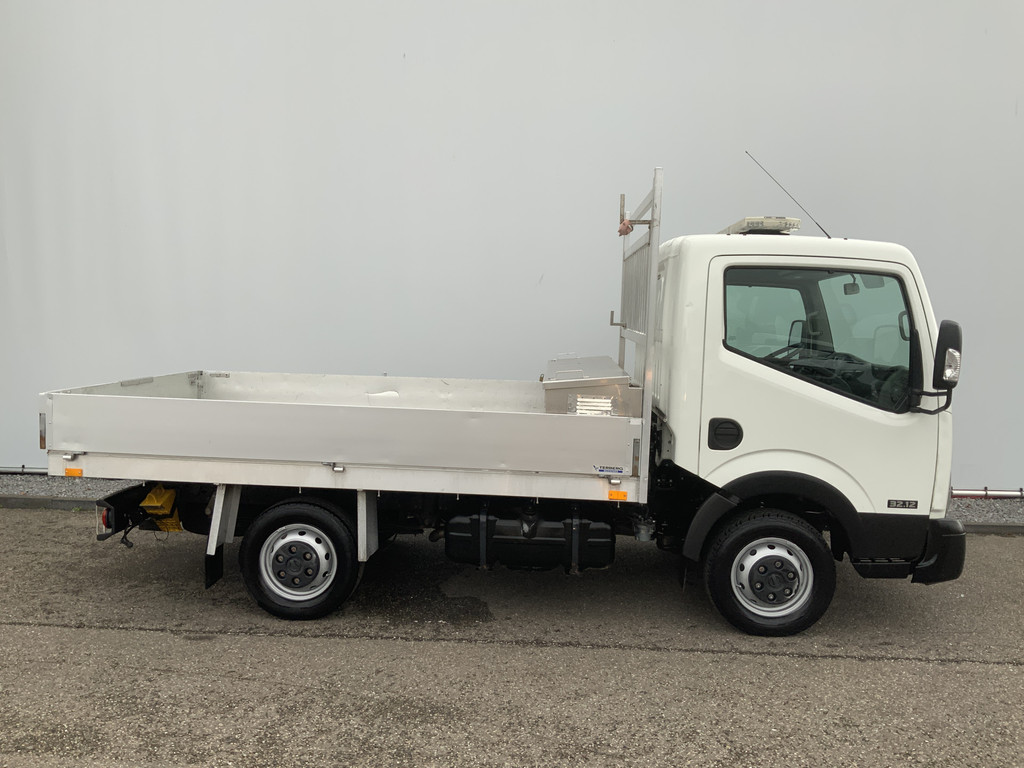 48690988-17.jpg