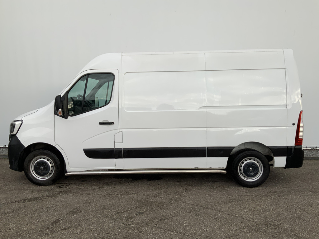 48691118-2.jpg