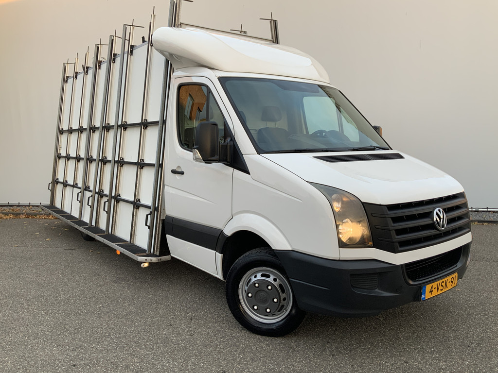 48693329-8.jpg