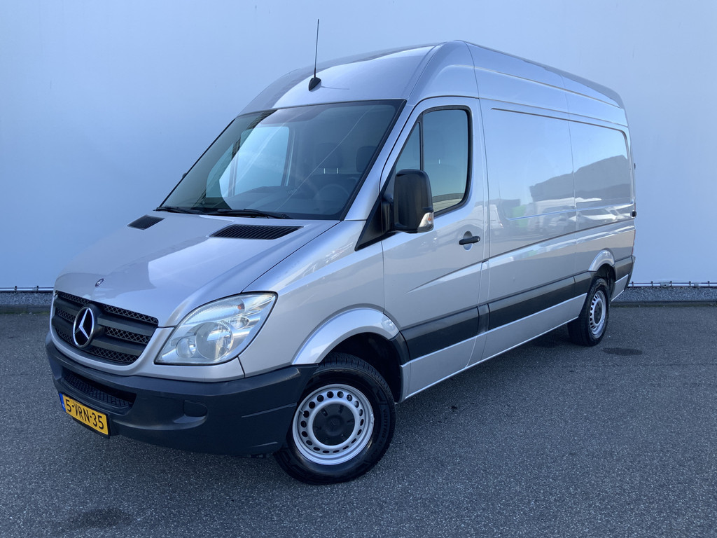 52956044