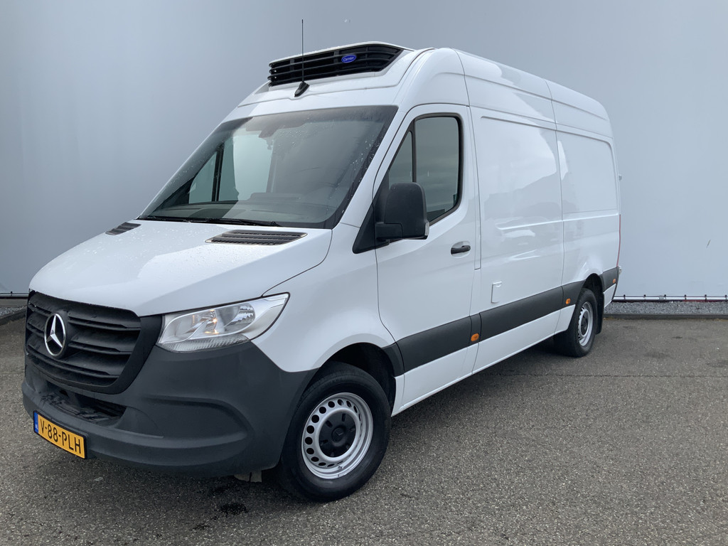 53573383
