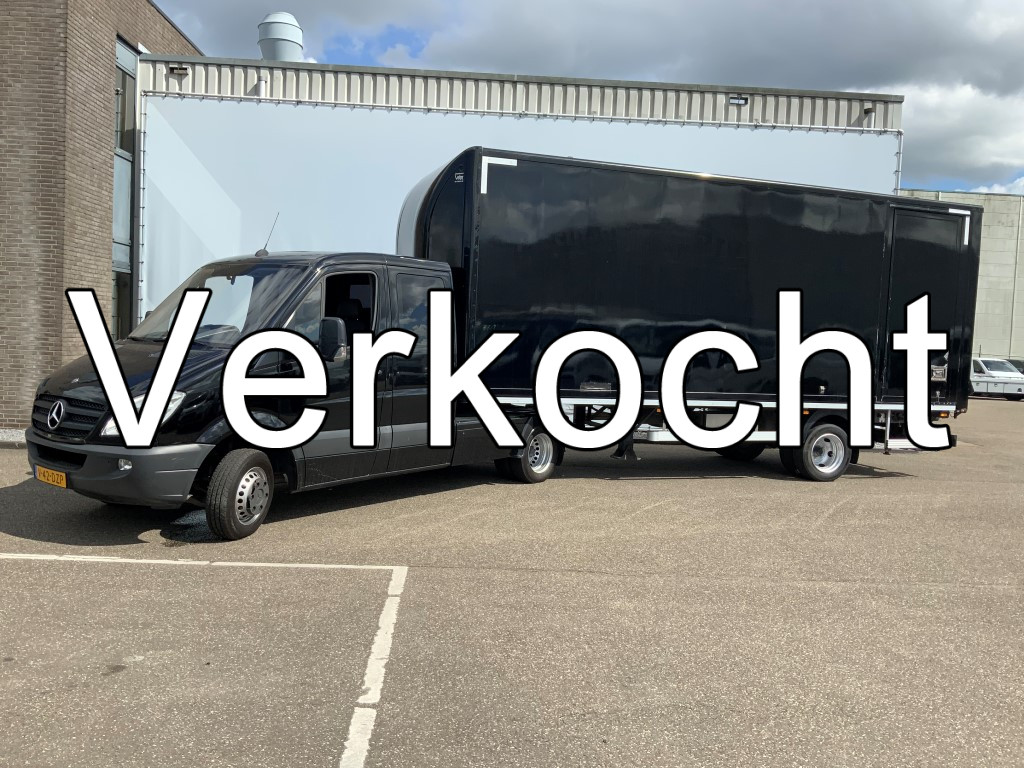 39043917